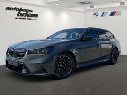 Grigio telesto Neu 2025 BMW M5 Performance Kombi | 151.532 € (Teuer)