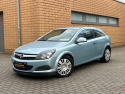 Eisbergblau mineraleffekt Gebraucht 2010 Opel Astra GTC Selection Limousine | 3.990 € (Etwas zu teuer)
