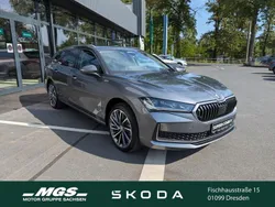 Graphitegrau metallic Neu 2024 Skoda Superb LAURIN & KLEMENT Kombi | 53.450 € (Fairer Preis)