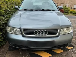 Grau Gebraucht 2000 Audi A4 Limousine | 1.300 € (Guter Preis)