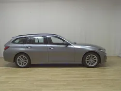 Grau Gebraucht 2023 BMW 320 Shadowline Kombi | 27.480 € (Superpreis)