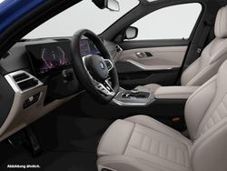 Blau Gebraucht 2024 BMW 330e Kombi | 54.020 €