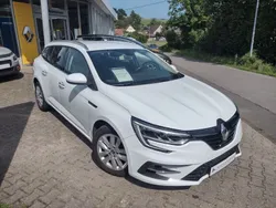Weiß Gebraucht 2020 Renault Mégane IV Business Limousine | 14.490 € (Fairer Preis)