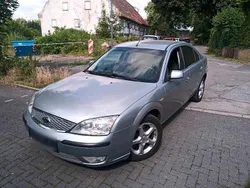 Grau Gebraucht 2007 Ford Mondeo Limousine | 2.400 €