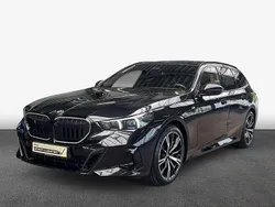 Schwarz Gebraucht 2024 BMW 520 Shadowline Kombi | 58.270 € (Fairer Preis)