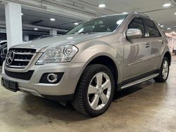 Silber Gebraucht 2009 Mercedes ML320 SUV | 12.999 € (Etwas zu teuer)