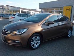 Braun Gebraucht 2016 Opel Astra Active Limousine | 11.490 € (Etwas zu teuer)