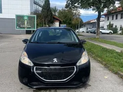 Blau Gebraucht 2014 Peugeot 208 Kleinwagen | 3.999 €