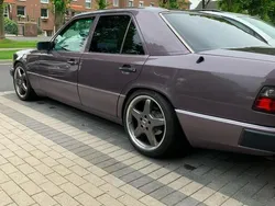 Andere außenfarben Gebraucht 1991 Mercedes E280 Limousine | 8.000 €