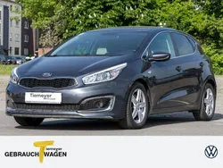 Grau Gebraucht 2016 Kia Ceed Limousine | 10.980 € (Fairer Preis)