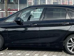 Schwarz Gebraucht 2021 BMW 220 Active Tourer Sport Line Van / Kleinbus | 22.500 € (Fairer Preis)