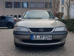 Grau Gebraucht 2000 Opel Vectra Limousine | 1.650 € (Fairer Preis)