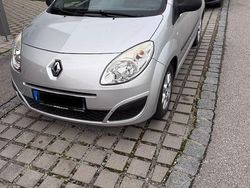 Silber Gebraucht 2009 Renault Twingo Authentique Kleinwagen | 2.000 € (Fairer Preis)