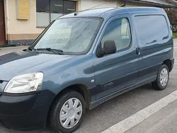 Grau Gebraucht 2007 Citroën Berlingo Van / Kleinbus | 1.790 € (Fairer Preis)