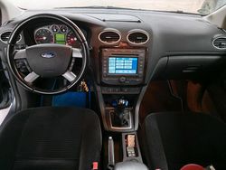 Blau Gebraucht 2006 Ford Focus Ghia Limousine | 850 € (Superpreis)