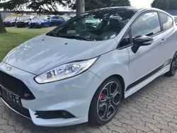 Grau Gebraucht 2017 Ford Fiesta ST200 Kleinwagen | 12.999 € (Superpreis)