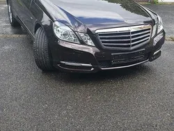 Braun Gebraucht 2011 Mercedes E200 Limousine | 10.999 € (Fairer Preis)