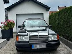 Schwarz Gebraucht 1993 Mercedes E200 Limousine | 5.750 €