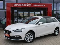 "candy" weiss Gebraucht 2022 Seat Leon Style Kombi | 21.990 € (Fairer Preis)