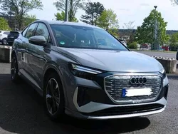 Grau Gebraucht 2022 Audi Q4 Sportback e-tron S-Line SUV | 34.900 € (Fairer Preis)
