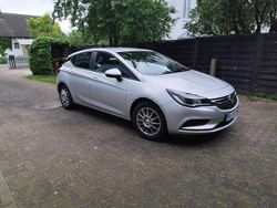 Silber Gebraucht 2016 Opel Astra Business Limousine | 7.000 € (Guter Preis)