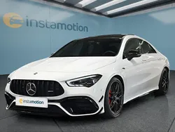 Weiß Gebraucht 2024 Mercedes CLA45 AMG AMG Limousine | 67.399 €