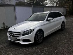 Weiß Gebraucht 2017 Mercedes C200 Avantgarde Kombi | 16.400 € (Teuer)