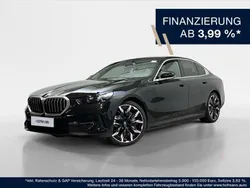 Saphirschwarz metallic Gebraucht 2024 BMW 550e Comfort Edition Limousine | 76.890 € (Guter Preis)