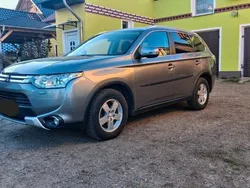 Grau Gebraucht 2014 Mitsubishi Outlander Plus SUV | 7.900 € (Etwas zu teuer)