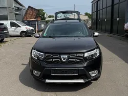 Schwarz Gebraucht 2019 Dacia Sandero Acces Kleinwagen | 9.200 € (Teuer)
