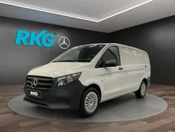 Weiß Gebraucht 2024 Mercedes Vito Van / Kleinbus | 37.711 € (Etwas zu teuer)