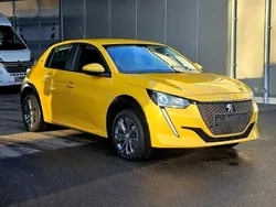 Gelb Gebraucht 2021 Peugeot e-208 Active Kleinwagen | 18.449 € (Fairer Preis)