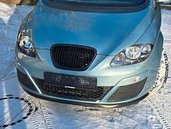 Blau Gebraucht 2010 Seat Altea Reference Van / Kleinbus | 4.500 € (Teuer)