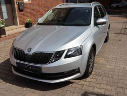 Silber Gebraucht 2018 Skoda Octavia Ambition Kombi | 9.990 € (Guter Preis)