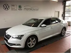 Weiß Gebraucht 2016 Skoda Superb LAURIN & KLEMENT Limousine | 18.207 € (Fairer Preis)