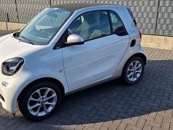 Weiß Gebraucht 2017 Smart ForTwo Coupé Passion Coupé | 10.500 € (Fairer Preis)