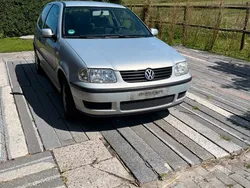 Silber Gebraucht 2000 VW Polo Basis Limousine | 500 € (Guter Preis)