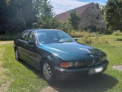 Grün Gebraucht 1998 BMW 520 Limousine | 3.150 € (Fairer Preis)