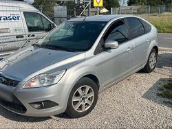 Silber Gebraucht 2011 Ford Focus Limousine | 2.899 € (Superpreis)