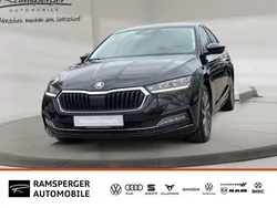 Schwarz (blackmagic perleffekt) Gebraucht 2022 Skoda Octavia Style Limousine | 23.890 € (Fairer Preis)