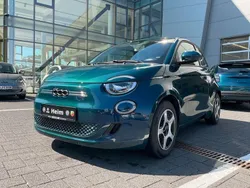 Grün Gebraucht 2022 Fiat 500e Action Kleinwagen | 17.900 € (Teuer)