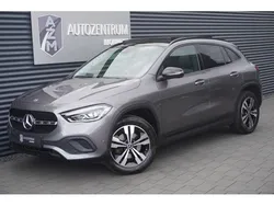 (mountaingrau metallic) Gebraucht 2021 Mercedes GLA200 SUV | 39.258 €