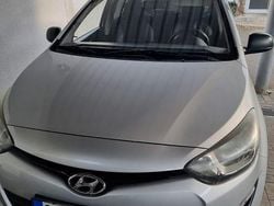 Silber Gebraucht 2013 Hyundai i20 Edition Limousine | 3.000 € (Guter Preis)