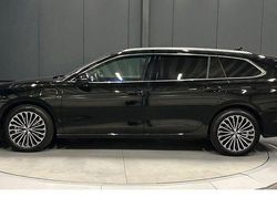 Grenadillschwarz metallic Gebraucht 2024 VW Passat Elegance Kombi | 42.890 € (Superpreis)