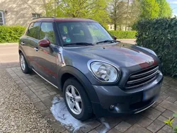 Grau Gebraucht 2016 Mini Park Lane Countryman SUV | 9.700 €