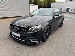 Schwarz Gebraucht 2017 Mercedes E220 AMG line Limousine | 26.999 € (Fairer Preis)