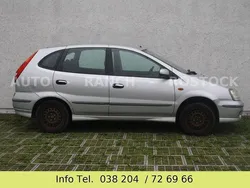 Silber Gebraucht 2004 Nissan Almera Tino Van / Kleinbus | 1.000 € (Superpreis)