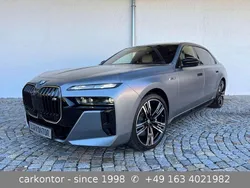 Frozen pure grey metallic Gebraucht 2024 BMW i7 M Sport Limousine | 123.800 €