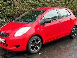 Rot Gebraucht 2007 Toyota Yaris Kleinwagen | 2.800 € (Etwas zu teuer)
