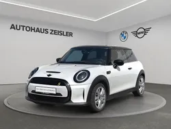 Weiß Gebraucht 2023 Mini Cooper SE Hatch Kleinwagen | 21.780 € (Fairer Preis)